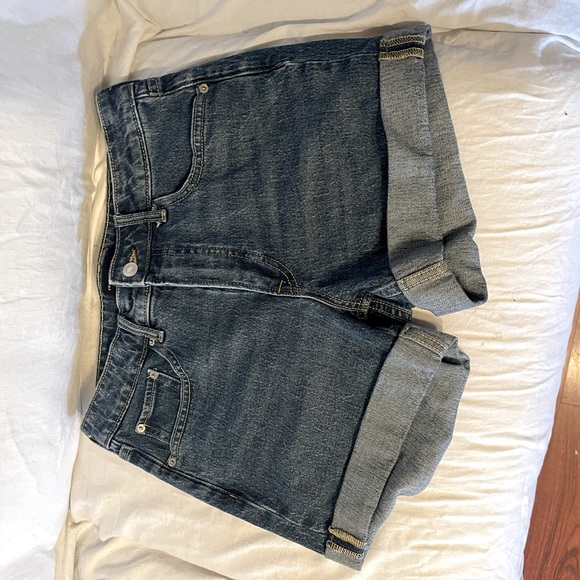 Women’s jean shorts - Picture 2 of 9